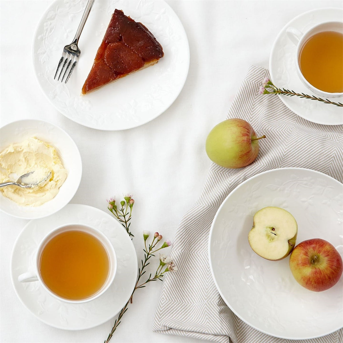 Wedgwood Wild Strawberry Dinner Plate Wedgwood Wild Strawberry