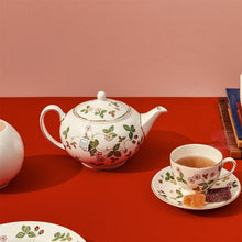 Load image into Gallery viewer, Wild Strawberry Salad Plate by Wedgwood