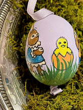 Load image into Gallery viewer, Hand-painted Traditional Pastel "Busy Bunnies" Eggs Set of 6