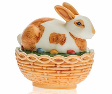 Load image into Gallery viewer, Mosser Glass Bunny Rabbit Covered Dish
