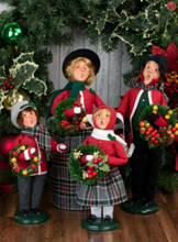 Load image into Gallery viewer, Byers' Choice Carolers Walker Family of 4