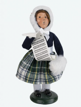 Load image into Gallery viewer, Byers' Choice Carolers Yardley Family of 4