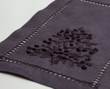 Load image into Gallery viewer, Jardin Estate Hand-Embroidered French Knot Italian Linen Placemat