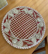 Load image into Gallery viewer, Caracoli Red Round Placemat By Klatso Home - Set of 6