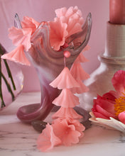 Load image into Gallery viewer, Pink Flower Candle