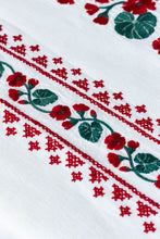 Load image into Gallery viewer, Geranio Embroidered Rectangular Tablecloth