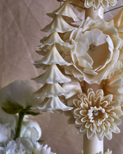 Load image into Gallery viewer, White Flower Candle