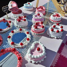Load image into Gallery viewer, Lynartsy - Cake Jewelry Box: Blue
