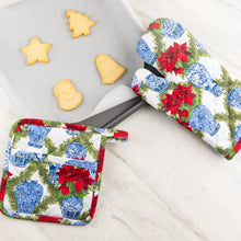 Load image into Gallery viewer, 8 Oak Lane - Poinsettias Oven Mitt Set
