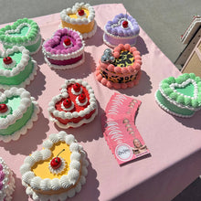 Load image into Gallery viewer, Lynartsy - Cake Jewelry Box: Blue
