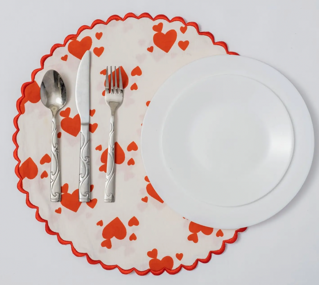 Round Scalloped Heart Placemat- Set of 4